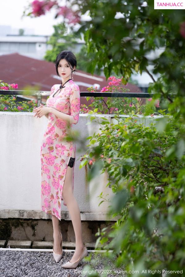 程程程  [XiuRen]高清写真图 2023.09.14 No.7388 程程程- 美腿旗袍第6张图片